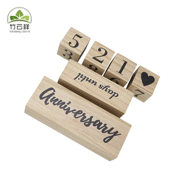 Wooden block calendar